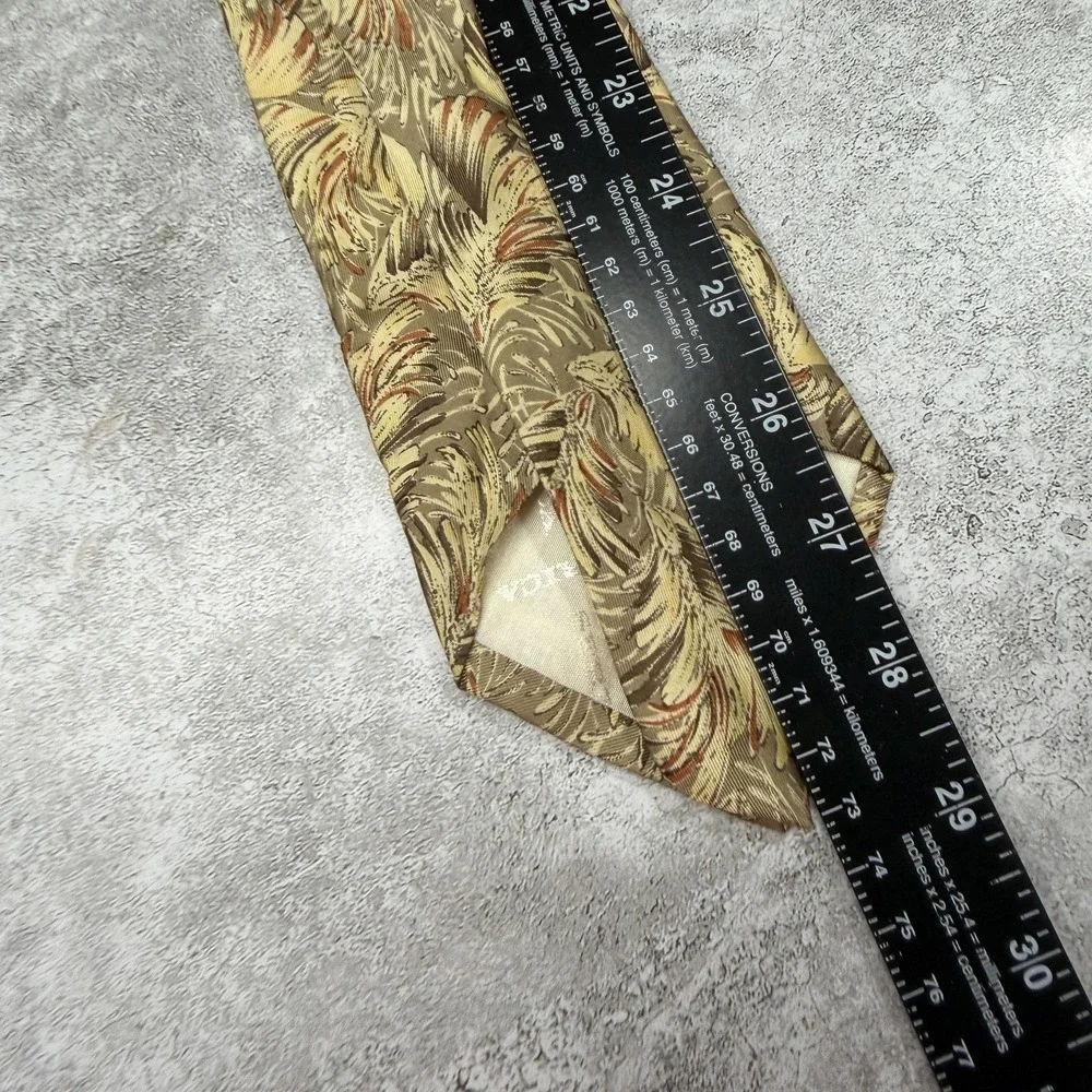 Serica silk tie